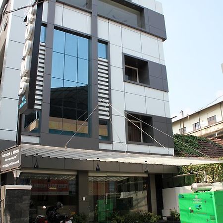 Collection O 8267 Galaxy Inn Kochi Εξωτερικό φωτογραφία