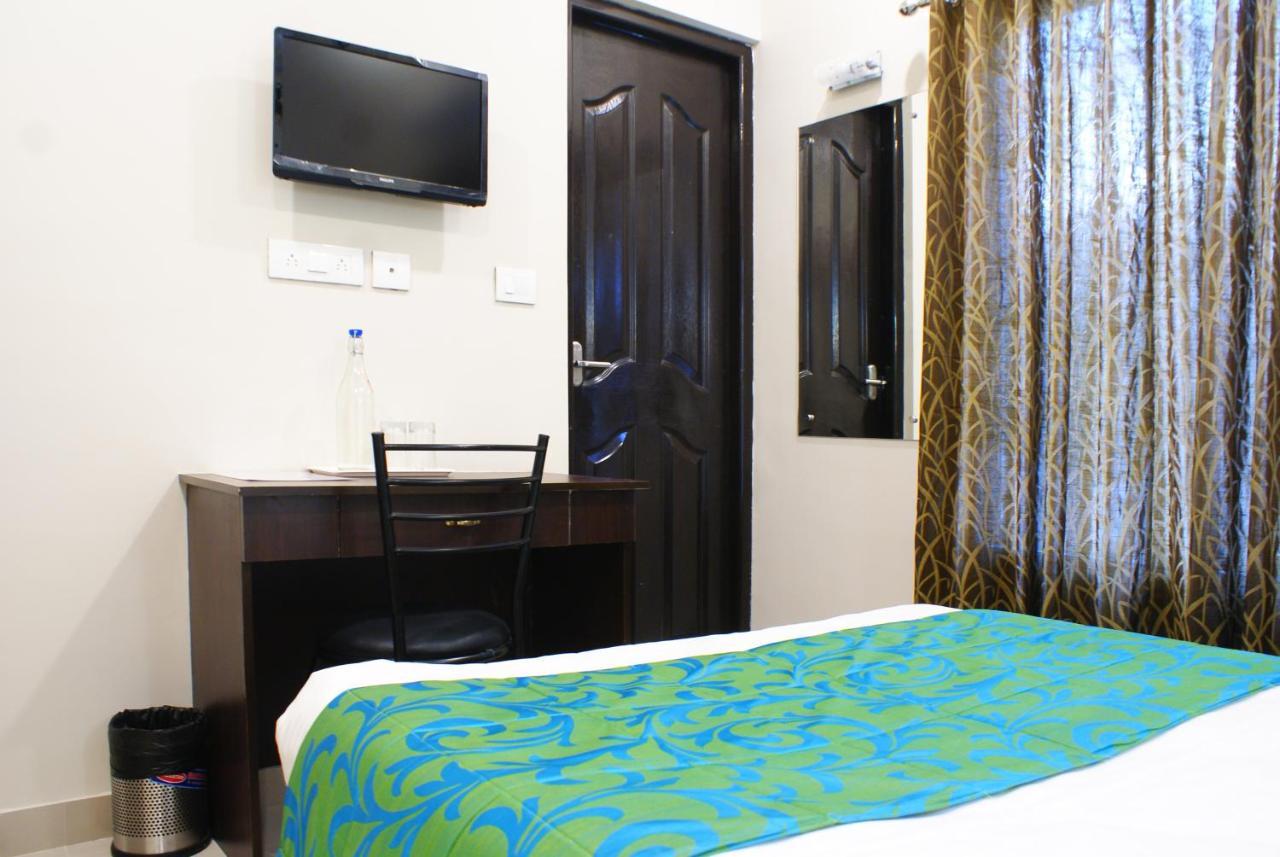 Collection O 8267 Galaxy Inn Kochi Εξωτερικό φωτογραφία