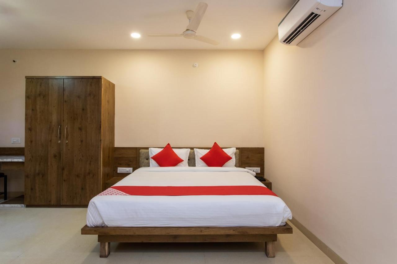 Collection O 8267 Galaxy Inn Kochi Εξωτερικό φωτογραφία