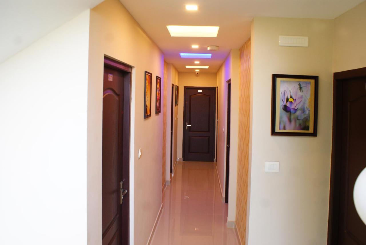Collection O 8267 Galaxy Inn Kochi Εξωτερικό φωτογραφία