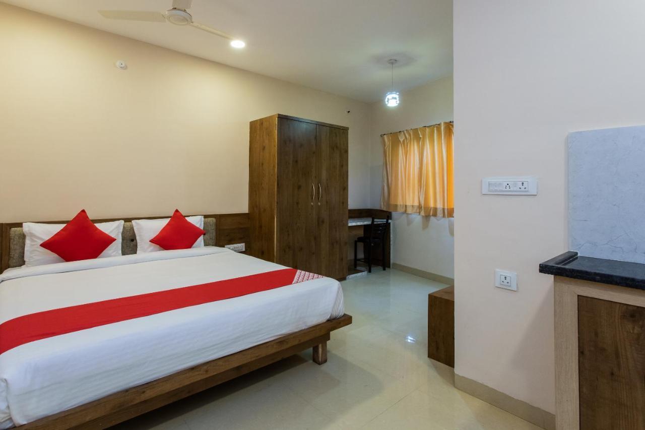 Collection O 8267 Galaxy Inn Kochi Εξωτερικό φωτογραφία